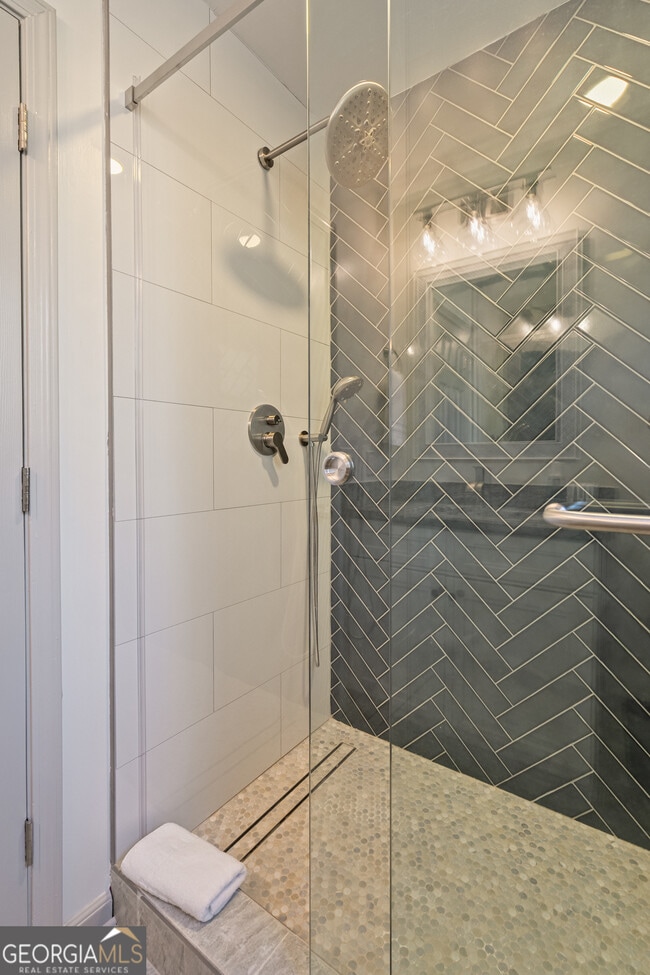 Building Photo - 17 N Wesley Ridge