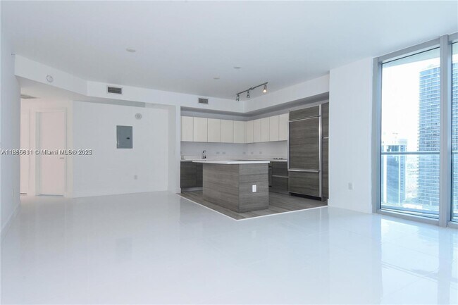 Building Photo - 1100 S Miami Ave