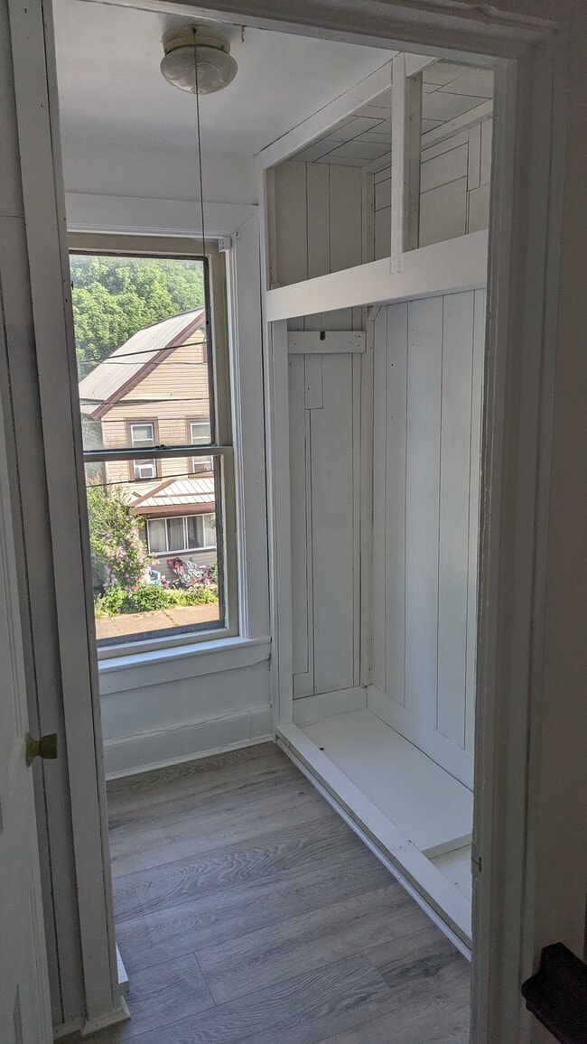 Building Photo - 415 W Front St