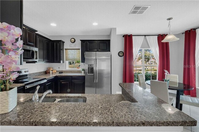 Building Photo - MOVE IN SPECIAL!!! Half A  MONTHS RENT!!!!...