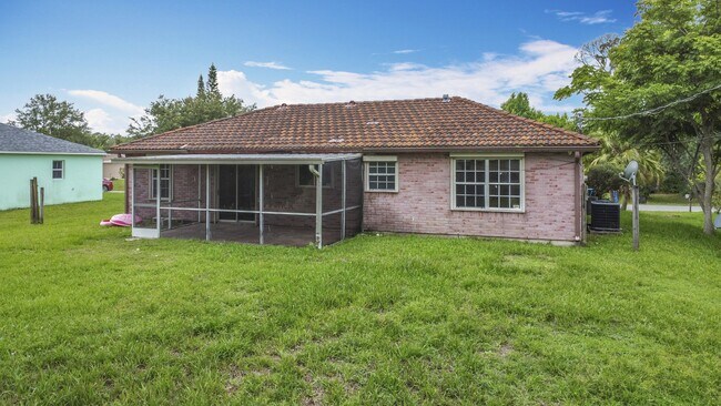 Building Photo - 2367 Angel Rd