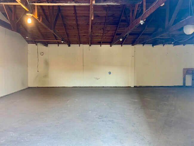 Building Photo - 2431 Clement Ave