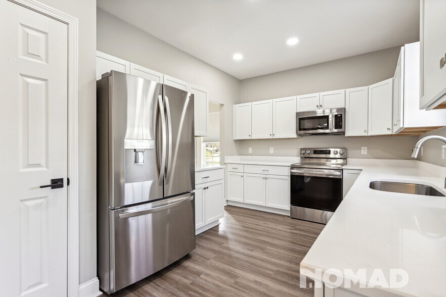 Kitchen 2 - 161 Grove Ln South