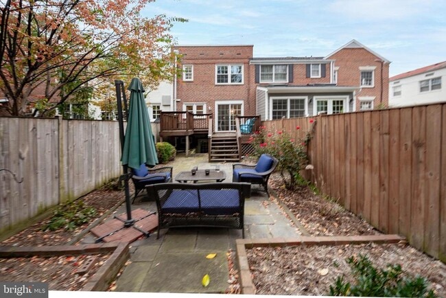 Building Photo - 822 S Royal St