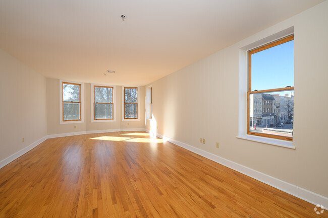 Interior Photo - 111 E Ridgewood Ave