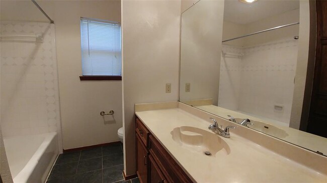 Building Photo - 3511 Monument Dr