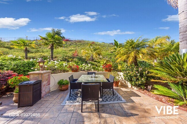 Building Photo - Gated Community-Lynn Oaks Estates Pool Hom...