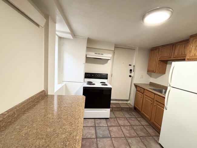 Building Photo - 517 E 500 S