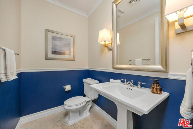 Building Photo - 25420 Prado De Azul