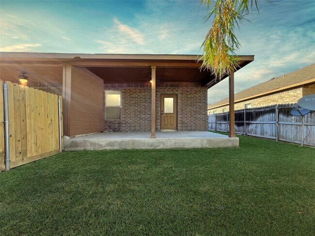Building Photo - 256 Rosalie Dr