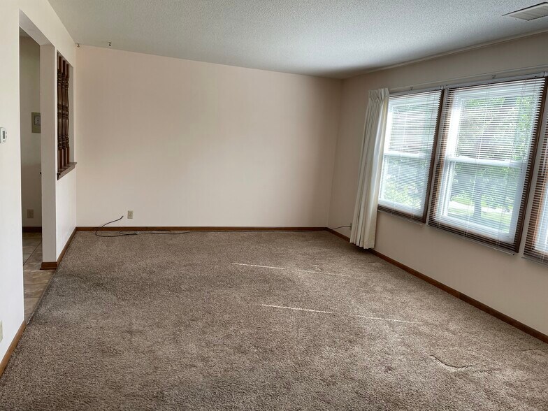 Building Photo - 314 Church St