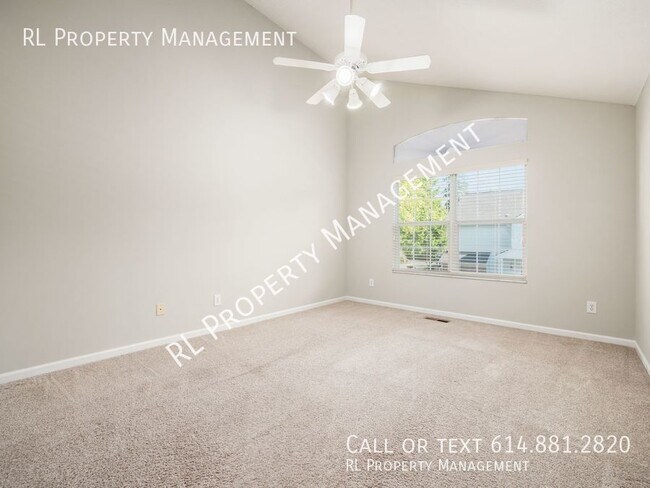Building Photo - Spacious 3 bedroom 2.5 bathroom condo in W...