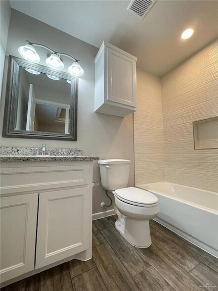 Building Photo - 1424 Alta Vista Dr