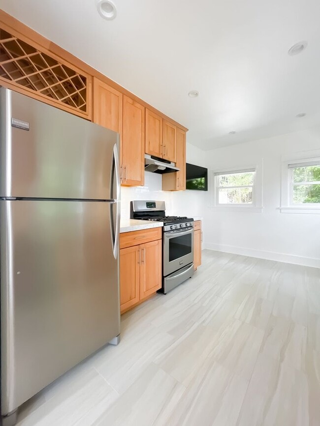 Building Photo - Unbelievable Stand-Alone 2-Bedroom House in Prime West Hollywood Hills