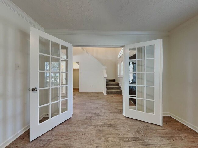 Building Photo - 28631 Hidden Lake W