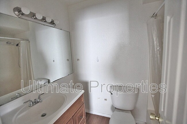 Building Photo - 4821 W Altadena Ave