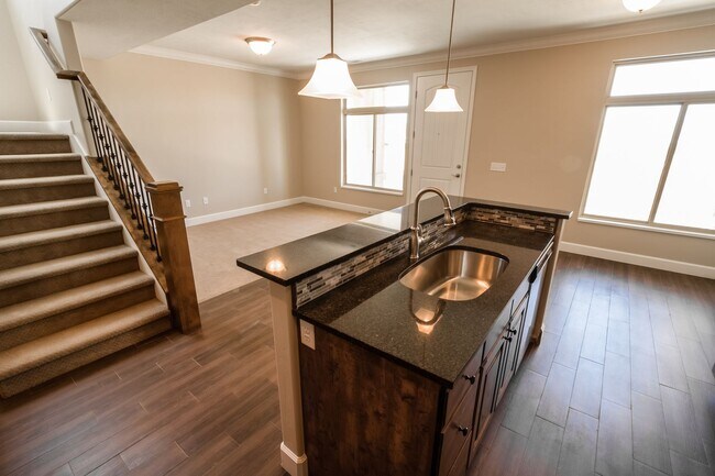 Building Photo - Italian Villages | 3- Bedroom Townhome