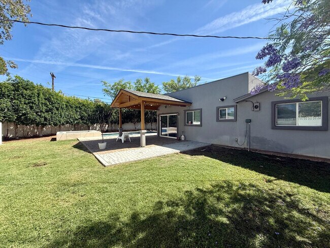 Building Photo - 3553 E Monterosa St