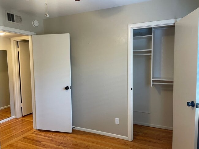 Building Photo - 3 Bed/1 Bath Single Family Home in East Sacramento