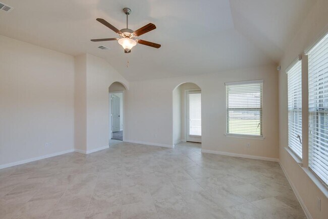Building Photo - 501 Blue Agave Ln