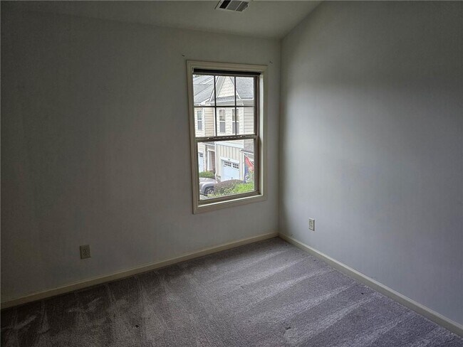 Building Photo - 6390 Elmshorn Way