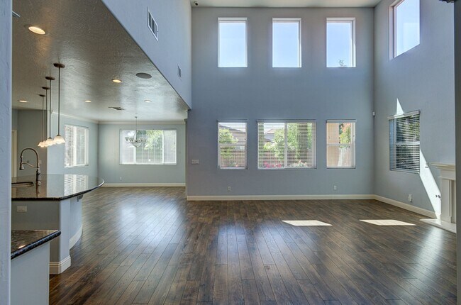 Building Photo - 1148 Cordova Ave