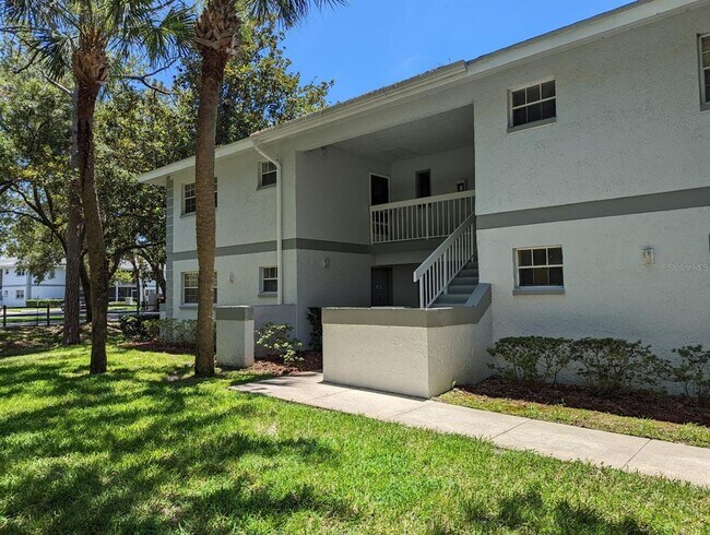 Building Photo - 571 Midway Track