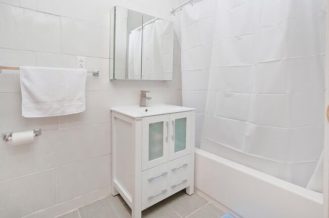 Building Photo - 2370 1st Ave