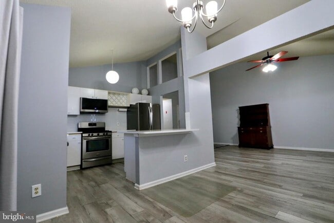 Building Photo - 505 Regency Pl