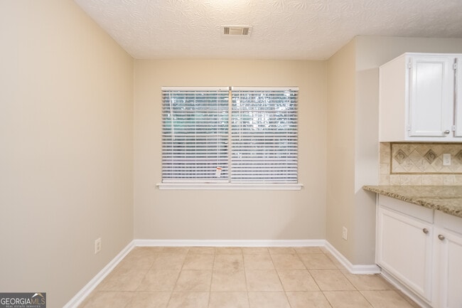 Building Photo - 430 Standing Rock Dr