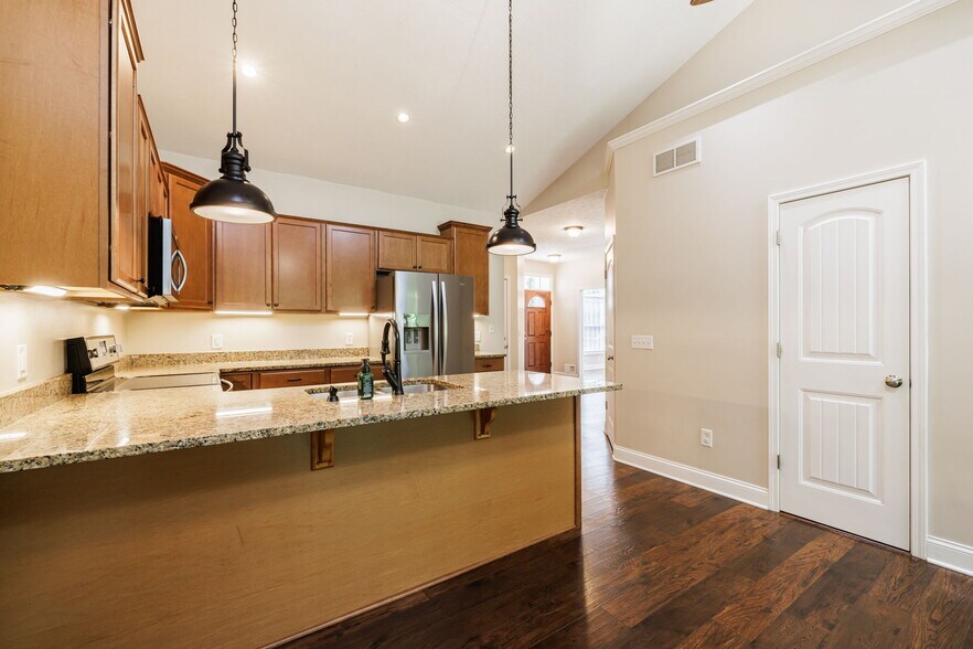 Building Photo - 148 Fenton Rd