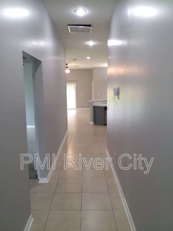 Building Photo - 818 Filmore Ln