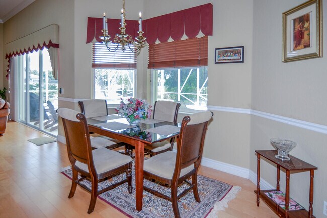 Building Photo - 4676 Manderly Dr