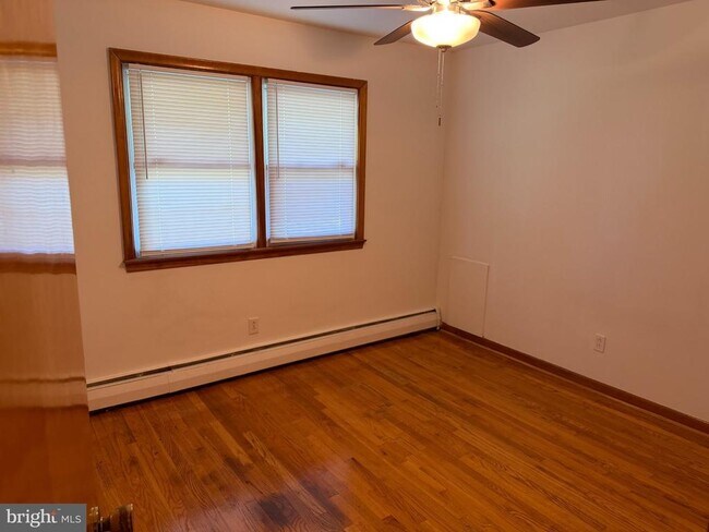 Building Photo - 13994 Burntwoods Rd