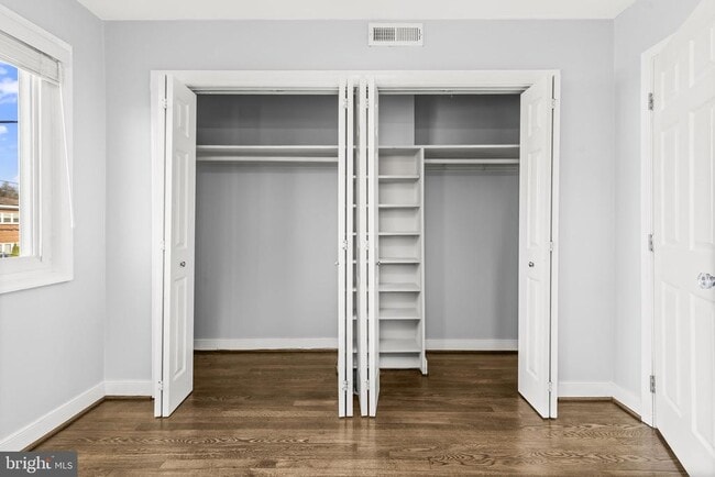 Building Photo - 3918 Usher Ave