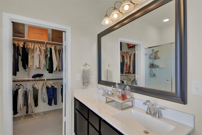 Building Photo - 6510 Teramo Ter