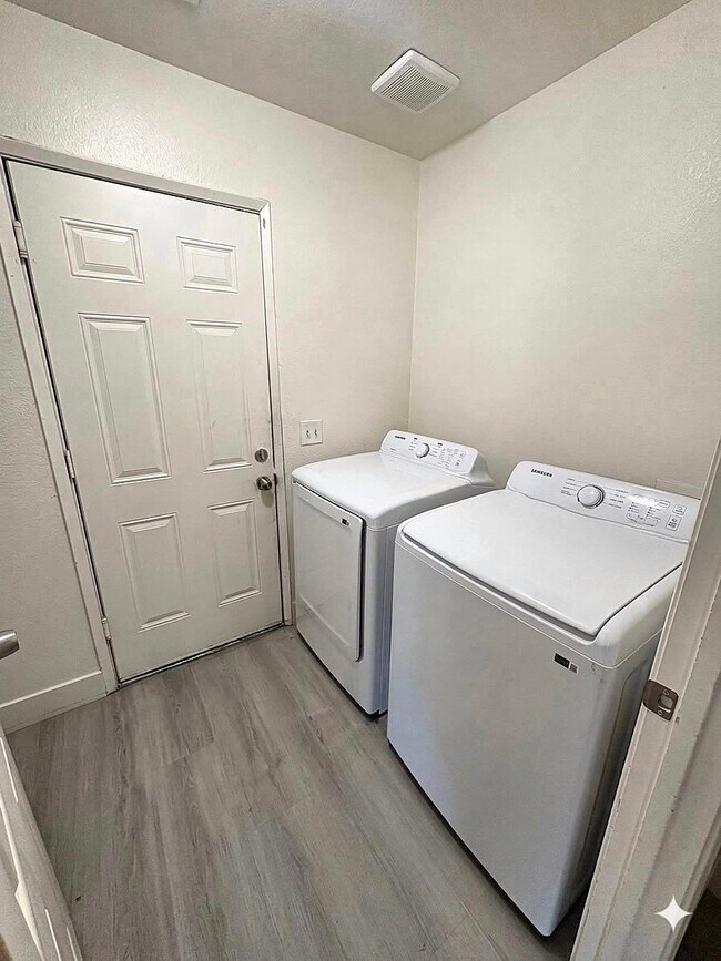 Building Photo - 4718 Pennel Ct