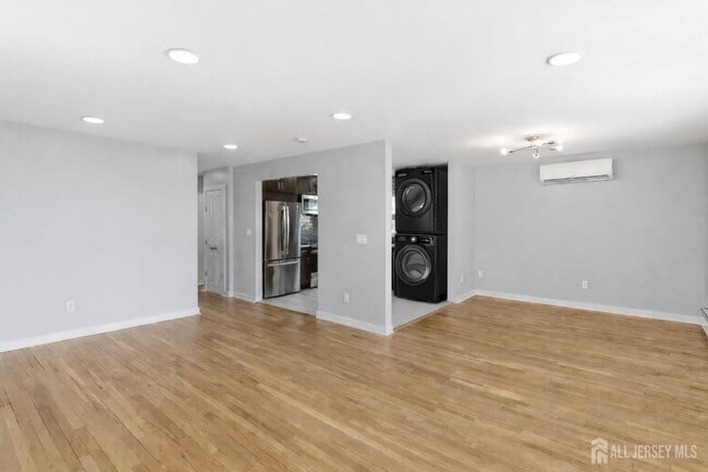 Building Photo - 19 Evelyn Ct