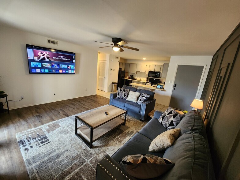 Building Photo - 6618 Willow Pointe Dr NW