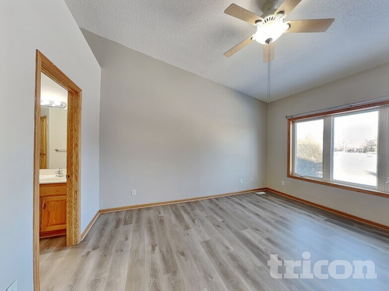 Building Photo - 1909 135th Ave NW