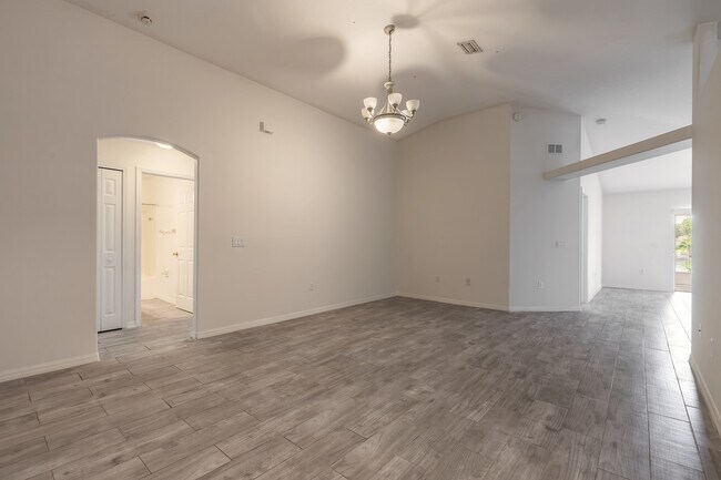 Building Photo - 109 Blue Daze Cir