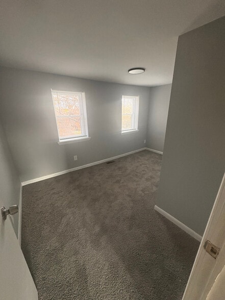 Building Photo - 1520 Argyle Ave