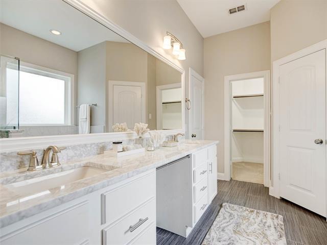 Building Photo - 2700 Gladstone Dr