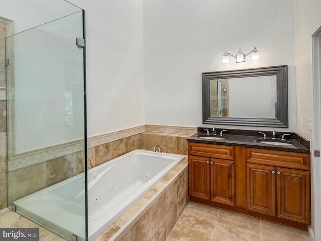 Building Photo - 10723 Gloxinia Dr