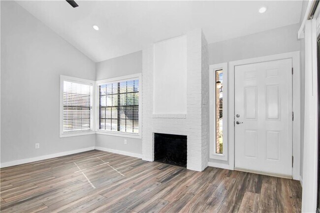 Building Photo - 1748 Ohlen Rd