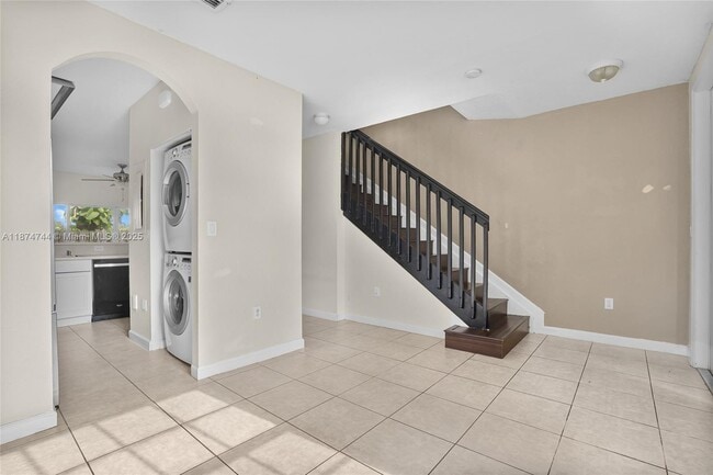 Building Photo - 1490 NE 33rd Ave