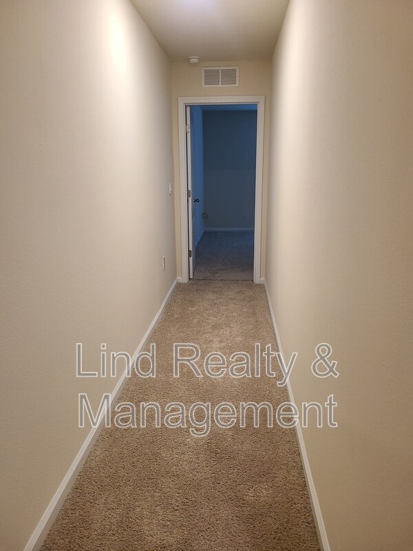 Building Photo - 7737 Legacy Trl