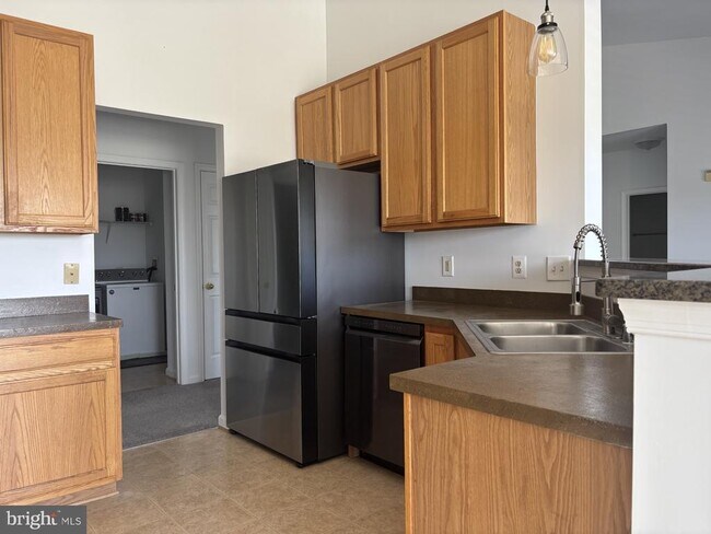 Building Photo - 594 Hopkins Landing Dr