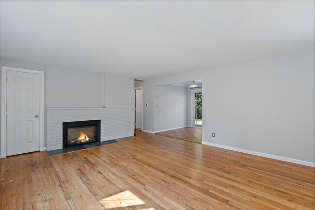 Building Photo - 4801 45th Ave S