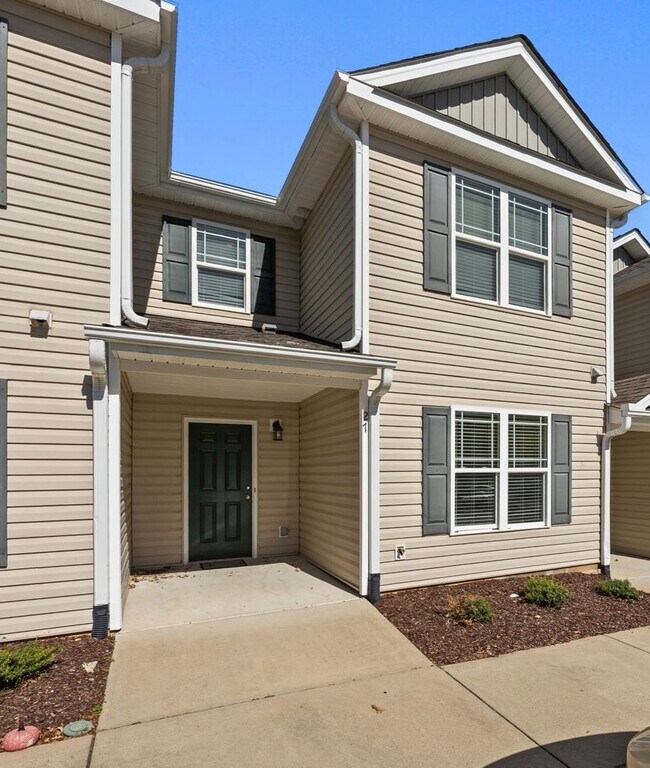 Building Photo - ONE MONTHS RENT FREE FOR THIS SPECIFIC 3 B...